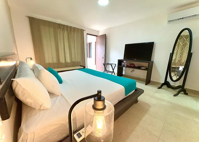 Aria Quinta Avenida&rooftop Hotel *